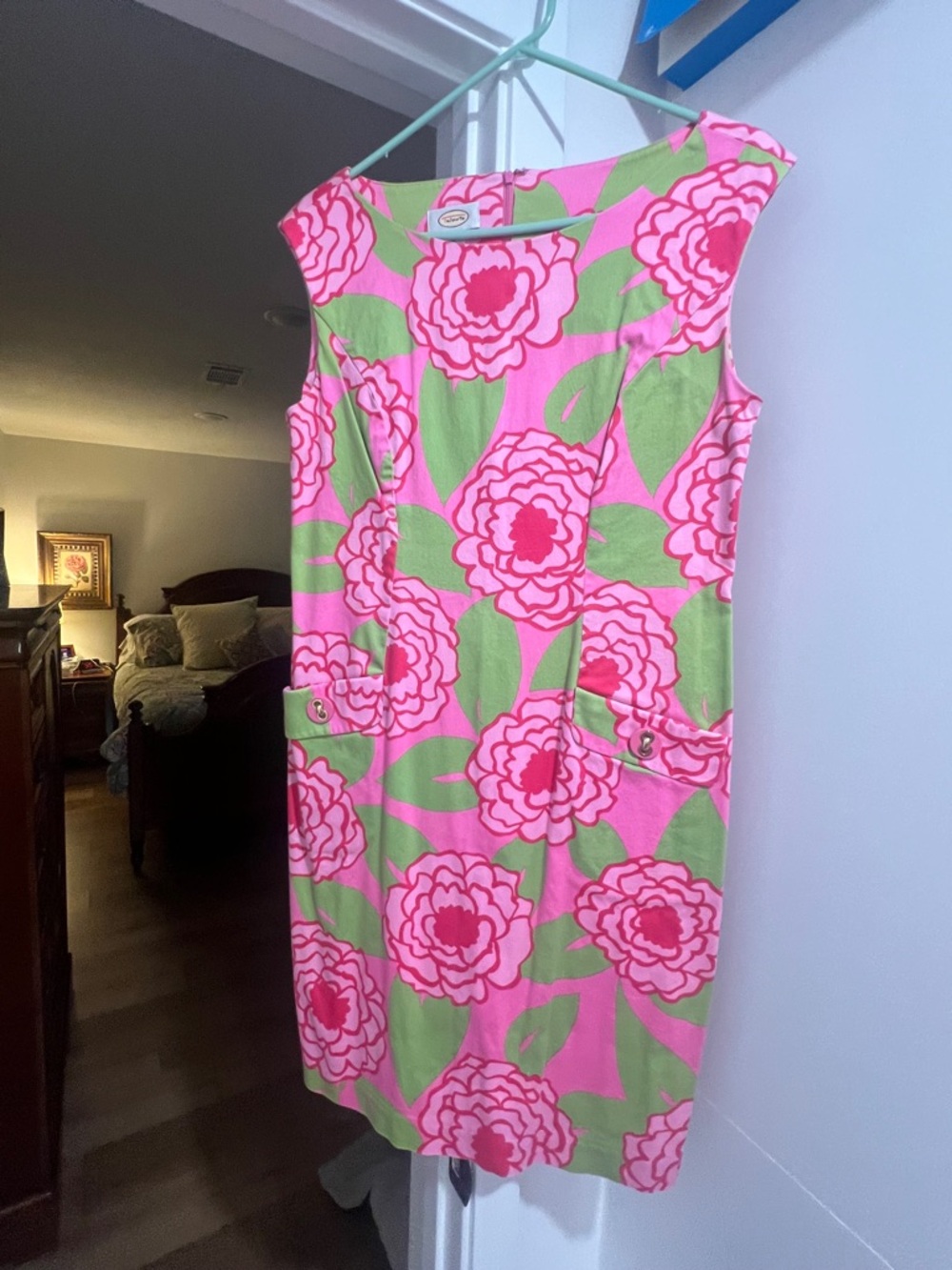 Talbots Pink Floral Midi Shift Dress with Green Leaves size 10.